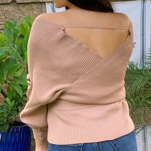 Beautiful Sweater top - Picture 4 of 5